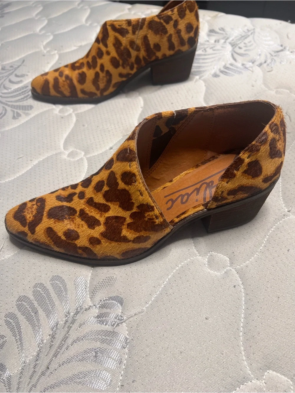 Zodiac women’s Leopard Print Pointed Slip-On Booties